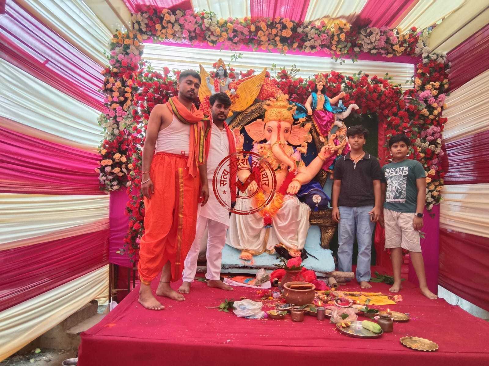 लातेहार के महुआडांड़ में गणपति बप्पा मोरया के जयघोष से गूंजा शिव मंदिर आर्यन संघ ने शुरू किया आठ दिवसीय भव्य श्री गणेश उत्सव श्रद्धालुओं की उमड़ी भारी भीड़