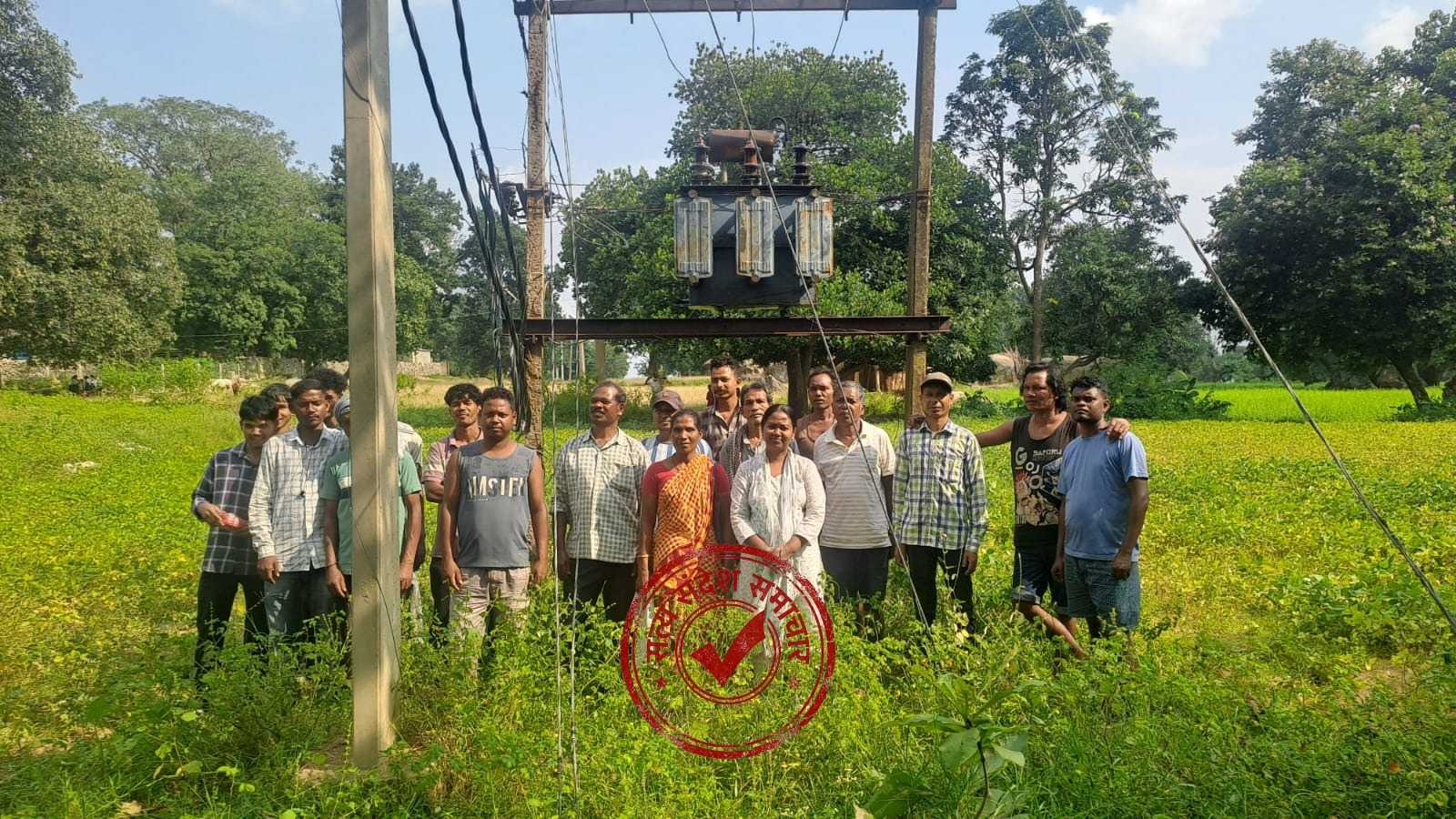 कोलेबिरा के बोखाटोली में दो दिन में बदला गया खराब ट्रांसफार्मर, ग्रामीणों को मिली बिजली